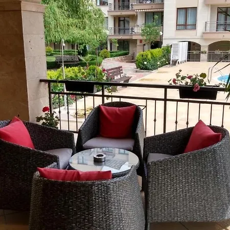Apartment Charming In Sorrento Sole Mare Sveti Vlas